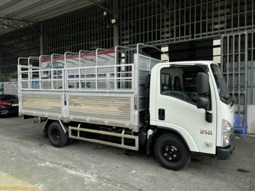 XE TẢI ISUZU QKR 270 THÙNG MUI BẠT 2.9 TẤN - Image 3