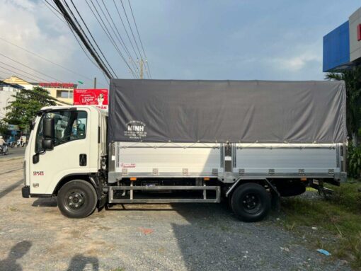 XE TẢI ISUZU QKR 270 THÙNG MUI BẠT 2.9 TẤN - Image 4