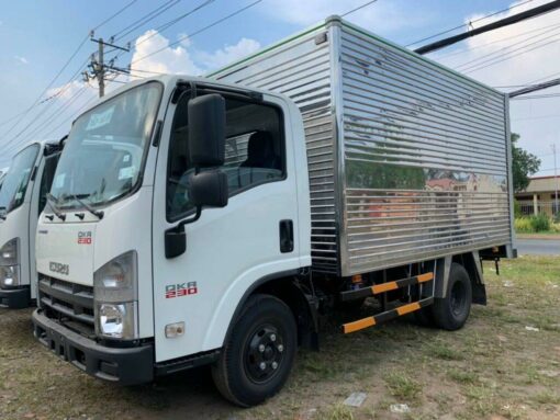 XE TẢI ISUZU 2.4 TẤN THÙNG KÍN DÀI 3.6M – XE TẢI ISUZU QKR 230 ĐẦU VUÔNG