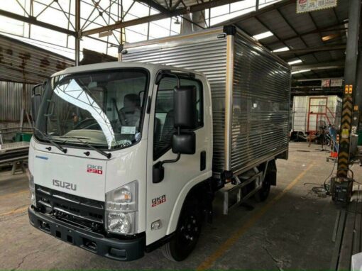 XE TẢI ISUZU 2.4 TẤN THÙNG KÍN DÀI 3.6M – XE TẢI ISUZU QKR 230 ĐẦU VUÔNG - Image 2