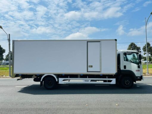 ISUZU FRR 650 THÙNG KÍN VÁCH COPUSITE CAO CẤP- GAREGE LƯỢM - Image 8