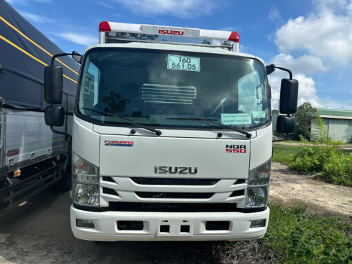 XE TẢI ISUZU 5 TẤN THÙNG KÍN DÀI 6.2M- XE TẢI ISUZU NQR 550 - Image 2