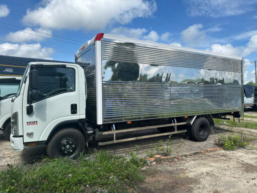 XE TẢI ISUZU 5 TẤN THÙNG KÍN DÀI 6.2M- XE TẢI ISUZU NQR 550 - Image 4