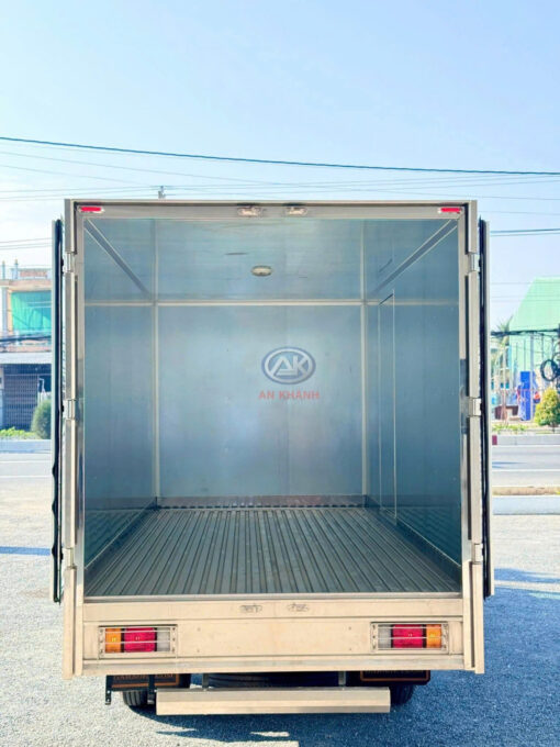 XE TẢI ISUZU 2.7 TẤN THÙNG KÍN DÀI 4.4M – XE TẢI ISUZU QKR 210 ĐẦU VUÔNG - Image 6
