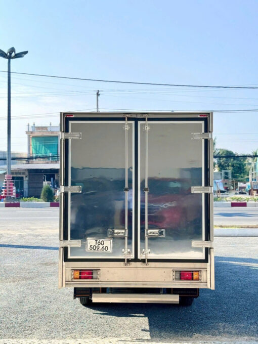 XE TẢI ISUZU 2.7 TẤN THÙNG KÍN DÀI 4.4M – XE TẢI ISUZU QKR 210 ĐẦU VUÔNG - Image 7